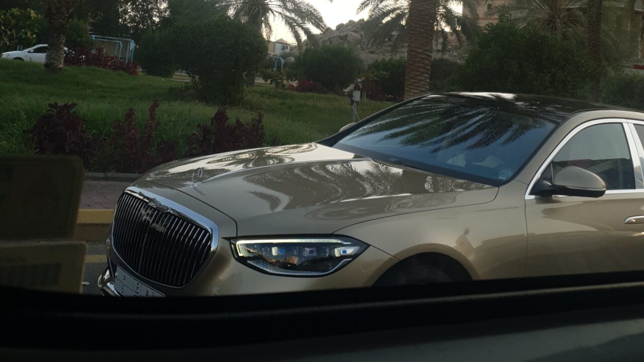 Tidak Tersilaukan dengan Kenikmatan Hidup Orang-Orang Kafir